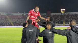 Vila Nova surpreende o Botafogo-SP e retoma liderança na Série B