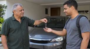 Pai empresta o carro ao filho para trabalhar por algumas semanas, recebe uma multa meses depois e descobre que ninguém consegue provar quem dirigia naquele dia