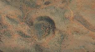 Em 2007, um homem explorava o deserto australiano no Google Earth quando descobriu um buraco estranho