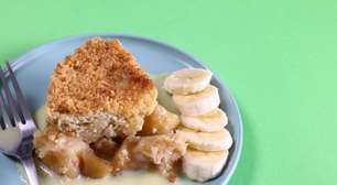 Torta de banana com farofa: fácil de fazer e perfeita para o café da manhã