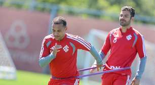 Eduardo Baptista tem dúvida no ataque para jogo com o Timão