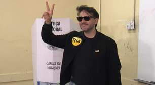 Renan Santos vota em SP e diz que a eleição de 2026 é a 'mais bizarra de todas'