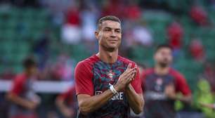 Treinador de seleção europeia tece elogios a CR7: "Tiro o chapéu para ti"