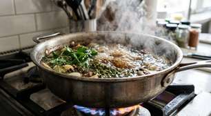 Reaproveitar como molho a marinada que ficou em contato com carne crua parece evitar desperdício, mas no Reino Unido ela só deve voltar ao prato depois de ser fervida adequadamente