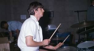 A música dos Beatles que foi feita 'em total loucura e histeria no estúdio', segundo Ringo Starr