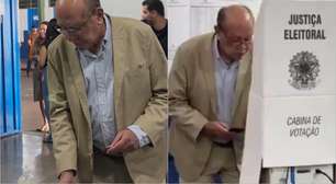 Voto do ministro Gilmar Mendes causa confusão após eleitores confundirem carteira com celular