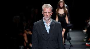 Josh Homme estreia como modelo durante a Semana de Moda de Paris