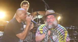 Vídeo: Tom Morello, Jack Black e ícones do Rap e Metal tocam "Walk This Way"