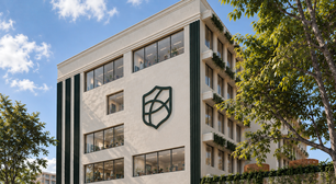Nova escola em SP aposta em mentoria além das notas