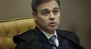 André Mendonça multa Flávio Bolsonaro após candidato impulsionar post com críticas a Lula
