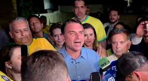 Flávio Bolsonaro diz estar 'satisfeito' com resultado do 1º turno: 'É o fim da era do PT'