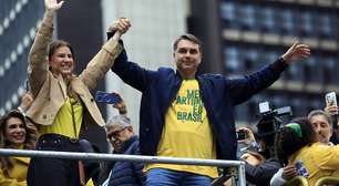 Flávio Bolsonaro larga na frente de Lula e ADRs avançam no exterior