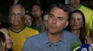 Flavio Bolsonaro diz que eleição decreta o 'fim da era do PT'