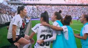 Corinthians quita imagem de elenco feminino e busca pagar premiação