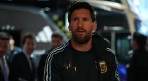 Messi não segura as lágrimas na chegada ao Monumental