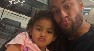 Neymar celebra aniversário de três anos de Mavie: "Alegra meu dia"