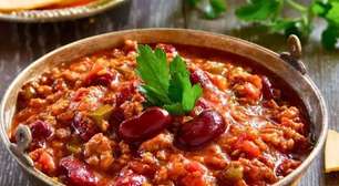 Comida mexicana com feijão chilli muito bem temperado e suculento, um prato diferente e cheio de sabor