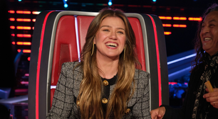 Kelly Clarkson revela sua música preferida para cantar no chuveiro