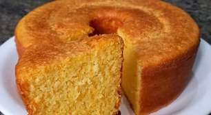 Bolo de flocão sem trigo com um segredo especial para ficar úmido, fofinho e saboroso