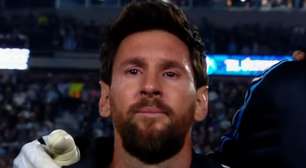 Messi e Scaloni se emocionam durante hino argentino em despedida do camisa 10 da seleção