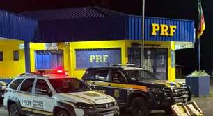 Motorista foge da PRF e abandona carro com 62 quilos de cocaína em Vacaria