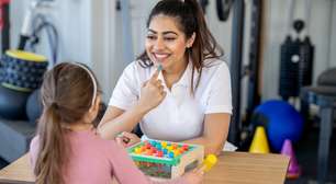 O diagnóstico de autismo não vem com uma lista de terapias. Então, como saber por onde começar?
