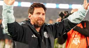 Fim de uma era: Despedida de Messi da seleção comove o futebol e rende mensagem de Cristiano Ronaldo