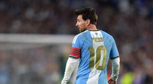 Messi se emociona em despedida, relembra o pai e diz: "Foi um orgulho"