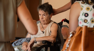 Morre aos 87 anos idosa que foi despejada de casa e provocou onda de protestos na Espanha