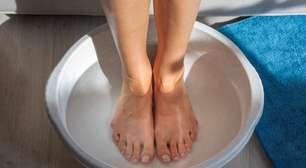 Banho de ervas para os pés: relaxe e renove suas energias