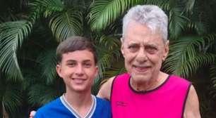 Mãe decide conhecer 'Seu Chico', amigo de futebol do filho, e descobre que ele é Chico Buarque: 'Jamais imaginei'