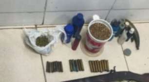 Polícia Militar apreende três armas, maconha e materiais para produção de munições em Cabrobó, no Sertão