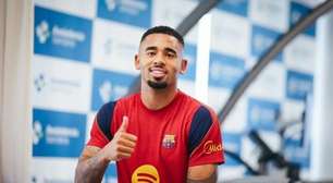 Gabriel Jesus repete bom início no Barcelona e mira marca inédita