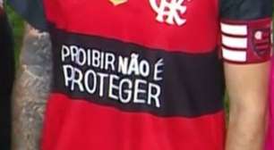 Flamengo atua com protesto na parte nobre do uniforme