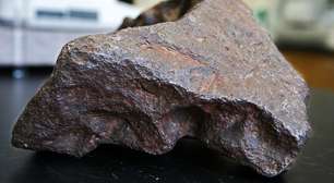 Meteorito que caiu em fazenda dos EUA na década de 1930 passou décadas sendo usado como batente de porta; hoje, vale 100 mil dólares