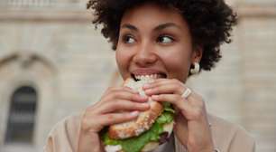 Pouca gente sabe, mas esses 3 truques simples na alimentação ajudam a controlar o açúcar no sangue (e não é cortar doces)