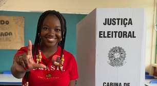 Deputada mais votada do PT diz que debate entre Lula e Flávio terá de ser pessoal no 2º turno