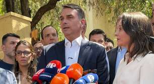 Flávio Bolsonaro acena para eleitores de Augusto Cury: 'Aprendi com o professor'