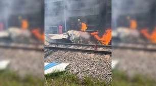 Avião cai em pátio de metrô; morte é registrada