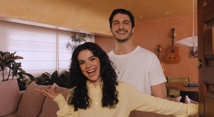Duplex no topo de um edifício paulistano, painel de jacarandá com recorte circular e referência a templos zen-budistas: Manu Gavassi e Jullio Reis abrem o apartamento onde vivem com a filha Nara e os cães Magnólia e Aipim