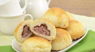 Receita Fácil de Pão Caseiro de Cebola e Linguiça