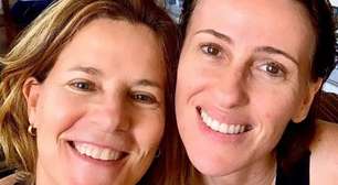 Vera Zimmermann se declara à companheira em aniversário e faz homenagem apaixonada