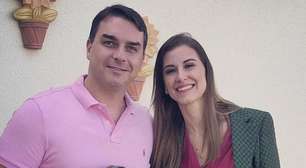 Discreta e mãe de duas meninas: saiba quem é a esposa de Flávio Bolsonaro