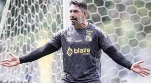 Santos sofre novo transfer ban por dívida com auxiliar de Caixinha