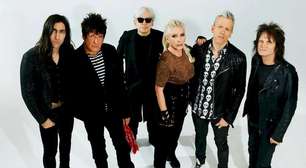 Qual hit do Blondie vendeu mais de 1 milhão de cópias e foi proibido na Guerra do Golfo?