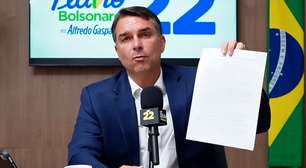Flávio Bolsonaro detalha itens acordados com Augusto Cury para receber apoio: '100% de acordo'