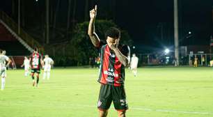 Matheuzinho faz história e se aproxima de recorde pelo Vitória; veja