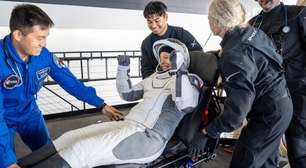 Recordista europeia de permanência no espaço, astronauta francesa faz aparição pública após volta à Terra