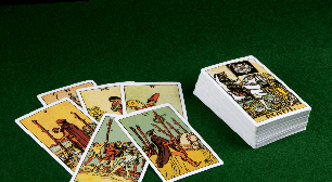 Tarot do dia 10/10/2026: as cartas apontam alegrias e conquistas para alguns signos