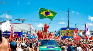 É preciso que sociedade se pergunte onde vai ser o corte que meu adversário vai fazer, diz Lula